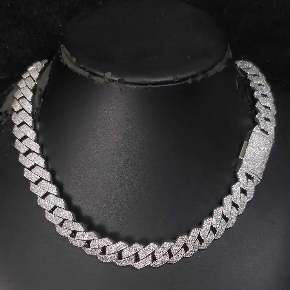 AVLON Signature Series — Utopia Moissanite Diamond 15MM Cuban Link Chain (4 Rows)